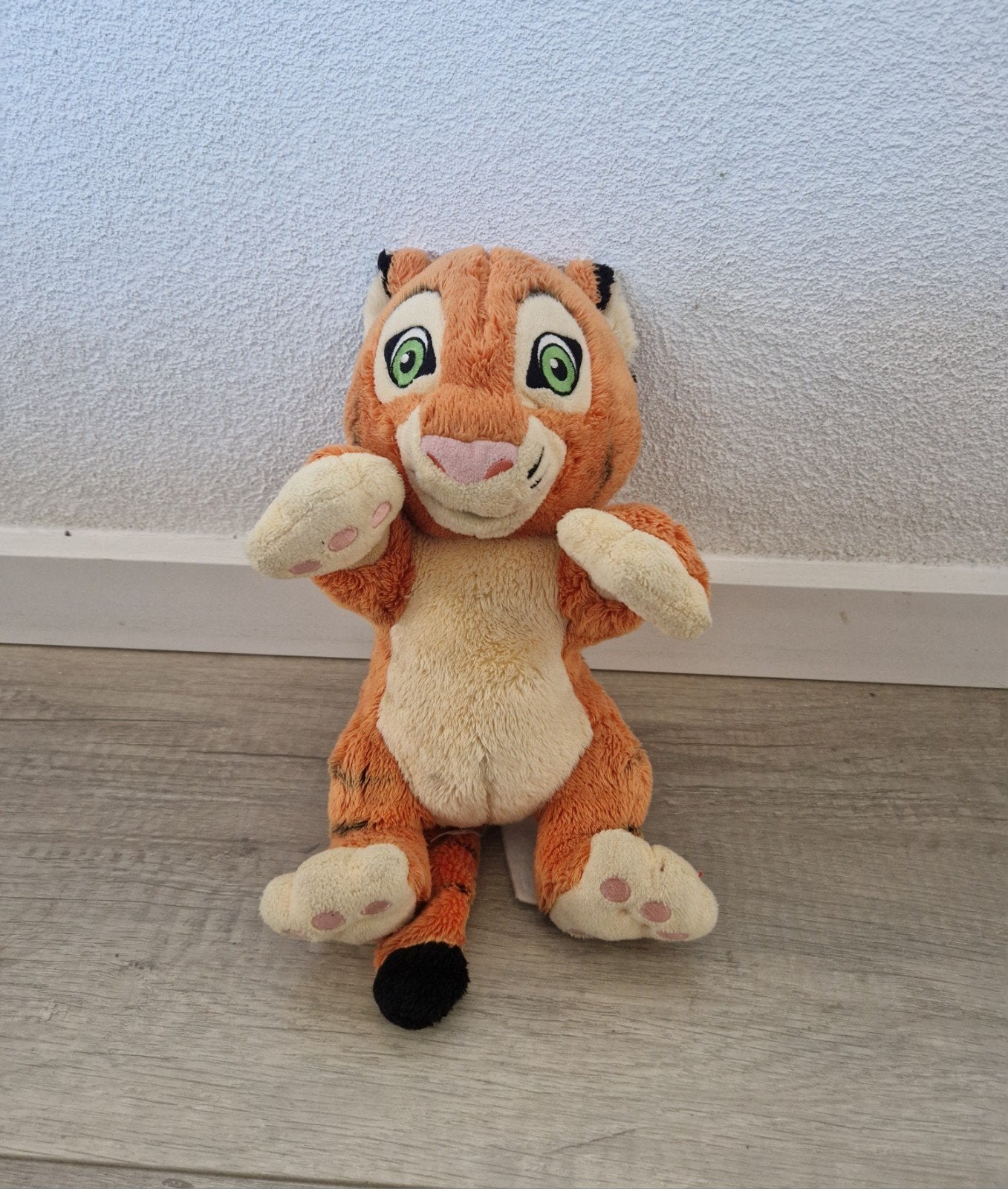 disneyland paris parijs knuffel rajah baby aladdin tijger, Ophalen of Verzenden, Zo goed als nieuw, Knuffel