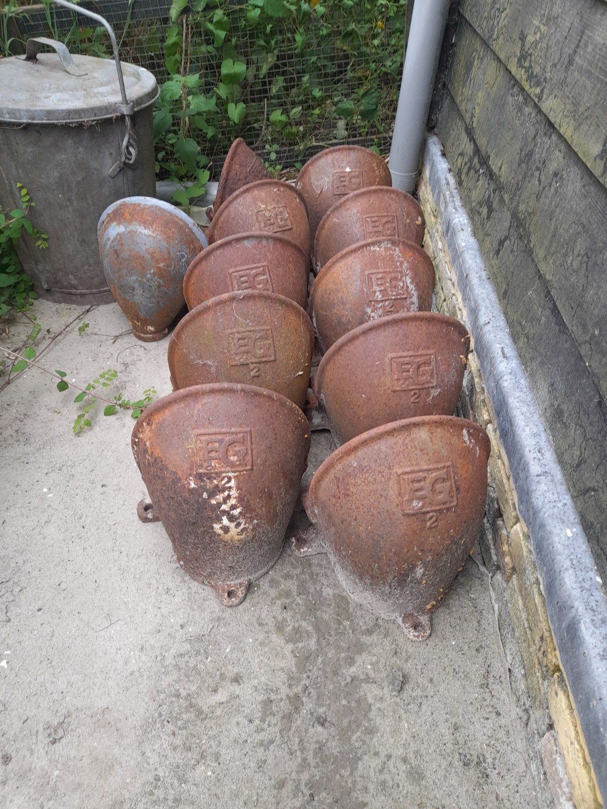 Oude gietijzeren drinkbakken koeien, Tuin en Terras, Ophalen, Gebruikt, Minder dan 30 cm, Rond