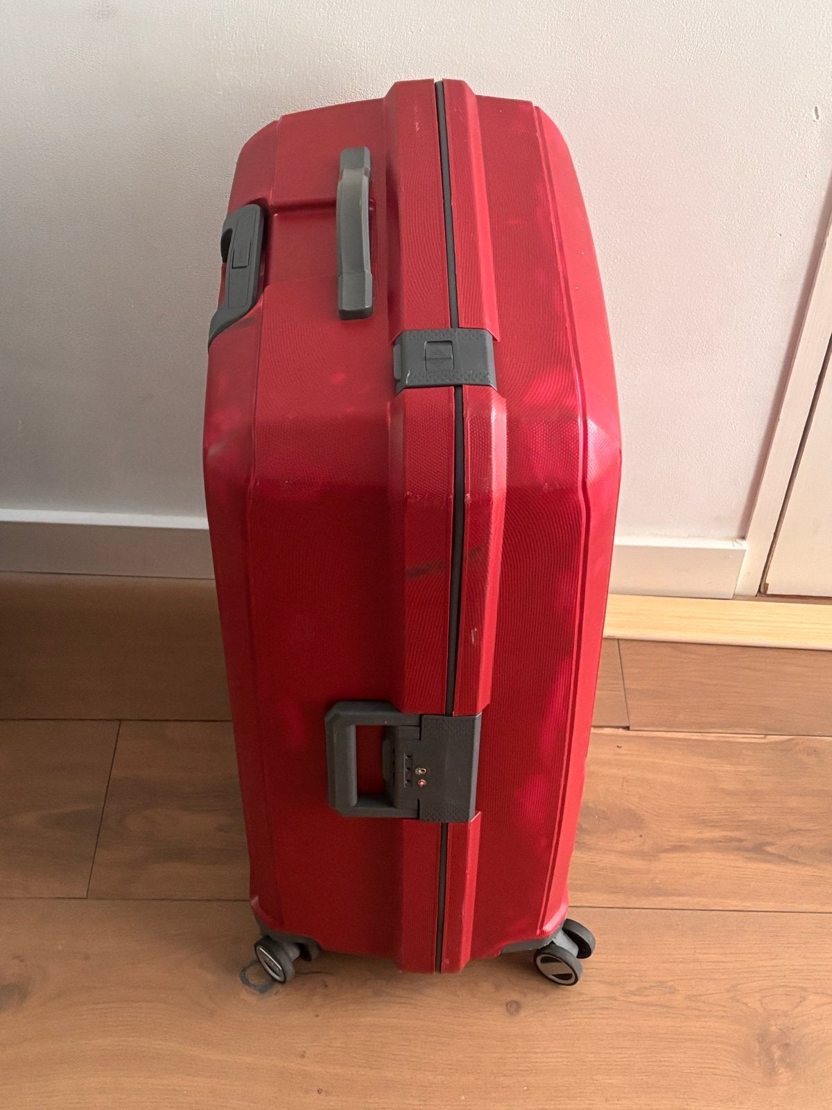 2x L maat koffers (incl. Travelite) in goede staat, Ophalen, Gebruikt, Hard kunststof, 45 tot 55 cm