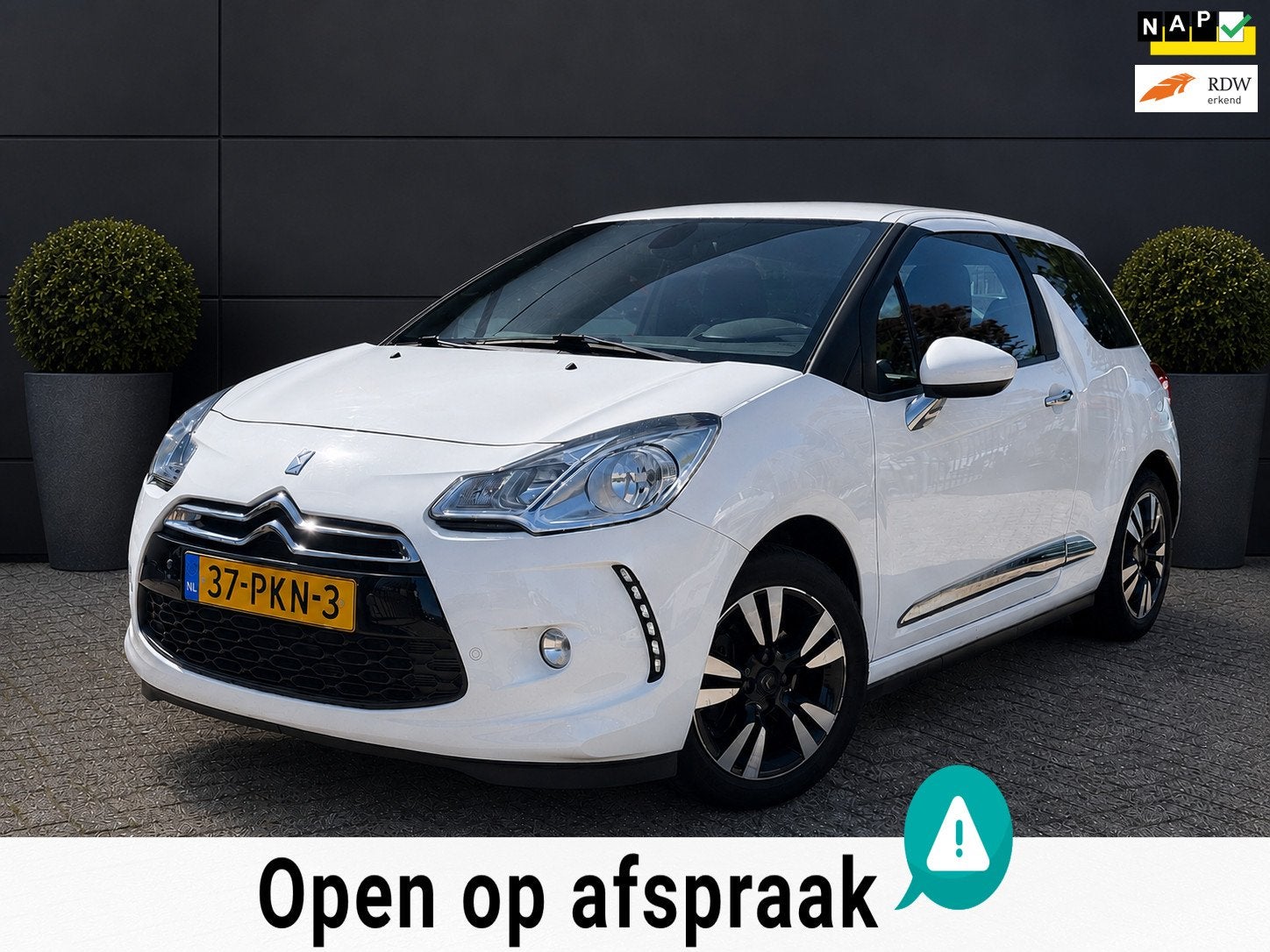 Citroen DS3 1.6 So Chic in White AIRCO NAP CRUISE MF STUUR N, Voorwielaandrijving, Euro 5, 4 cilinders, Automatische klimaatregeling