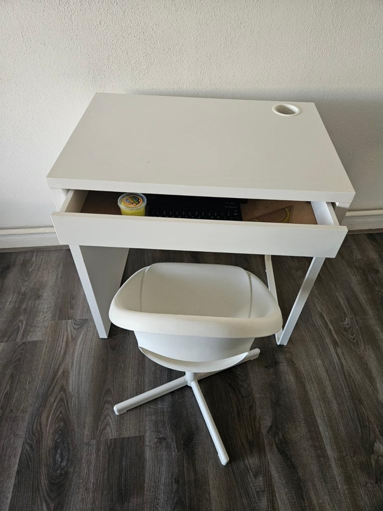 Kinderbureau, Huis en Inrichting, Bureaus, Ophalen, Spaanplaat of MDF, Kabelgoot, Zo goed als nieuw