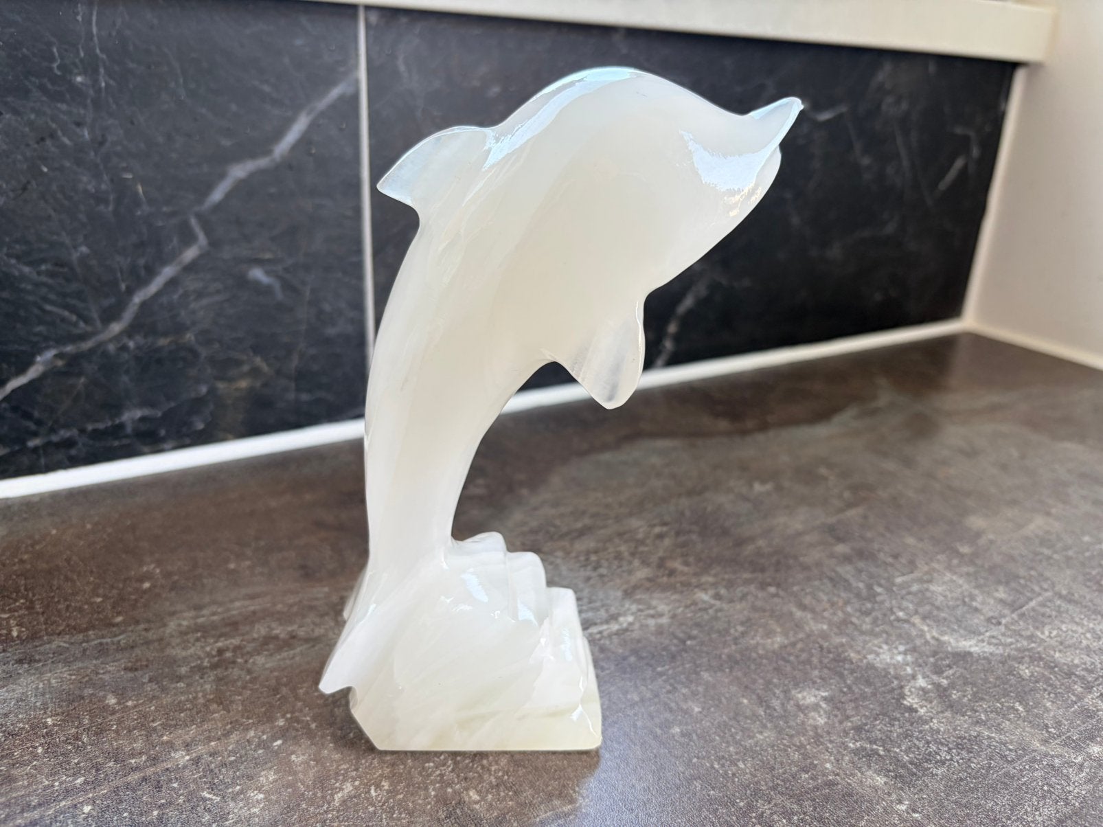 Onyx beeld springende dolfijn 18cm hoog, Ophalen of Verzenden