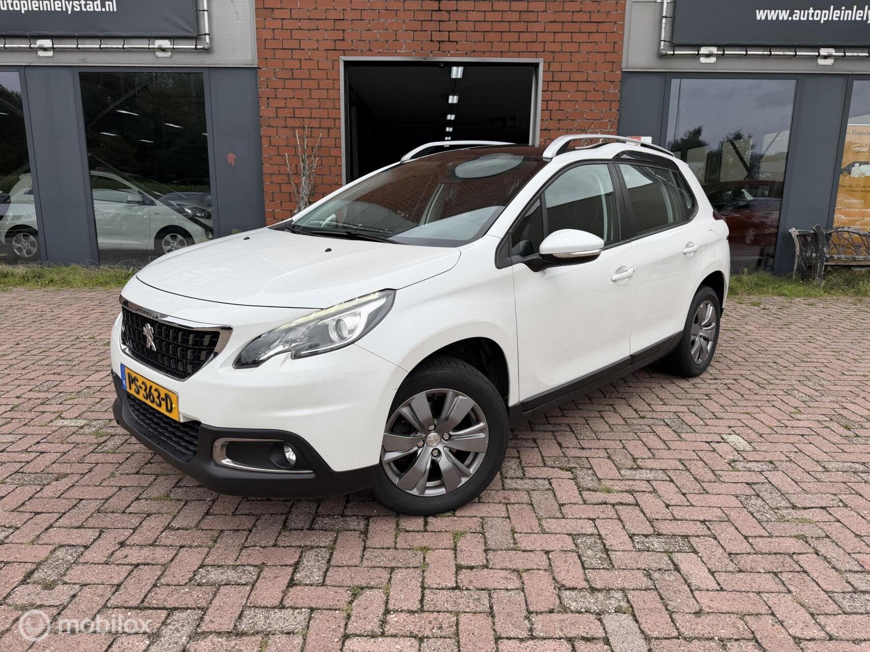 Peugeot 2008 1.2 PureTech Blue Lion |Pano|1e Eig|Dealer ond., Auto's, Voorwielaandrijving, Euro 6, Parkeersensor, Origineel Nederlands