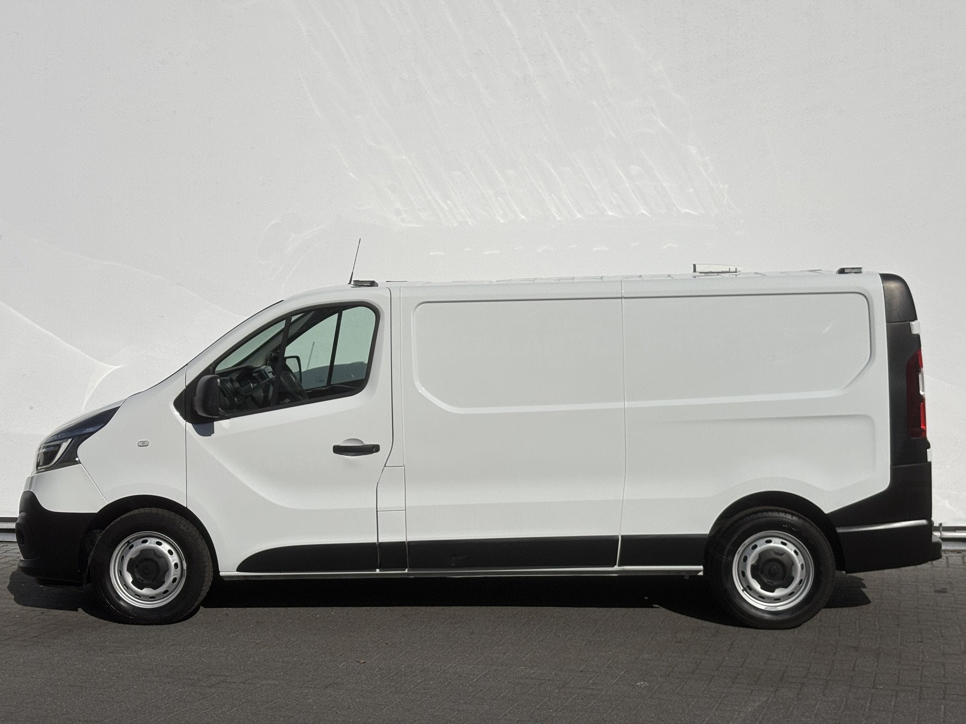 Renault Trafic 2.0 dCi 145 T29 L2H1 Comfort Automaat Trekhaa, 145 pk, Stof, Gebruikt, 4 cilinders