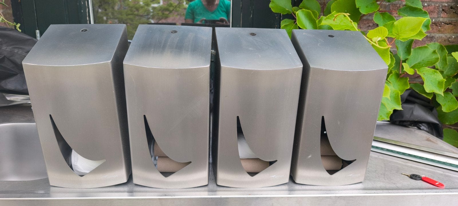 Wings RVS dispenserunits: 4x toiletrolhouder, 1x tussen disp, Ophalen of Verzenden