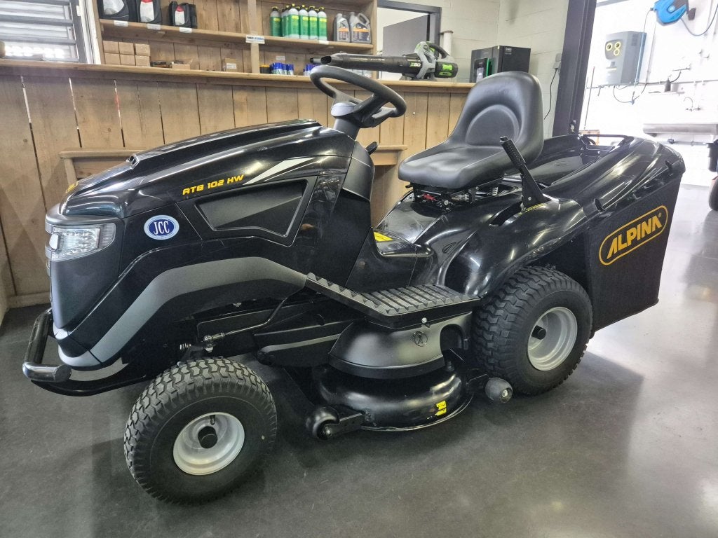 JCC aanbieding: Jong gebruikte Alpina AT8 102HW zitmaaier!, Alpina, Opvangbak, 90 tot 120 cm, Alpina
