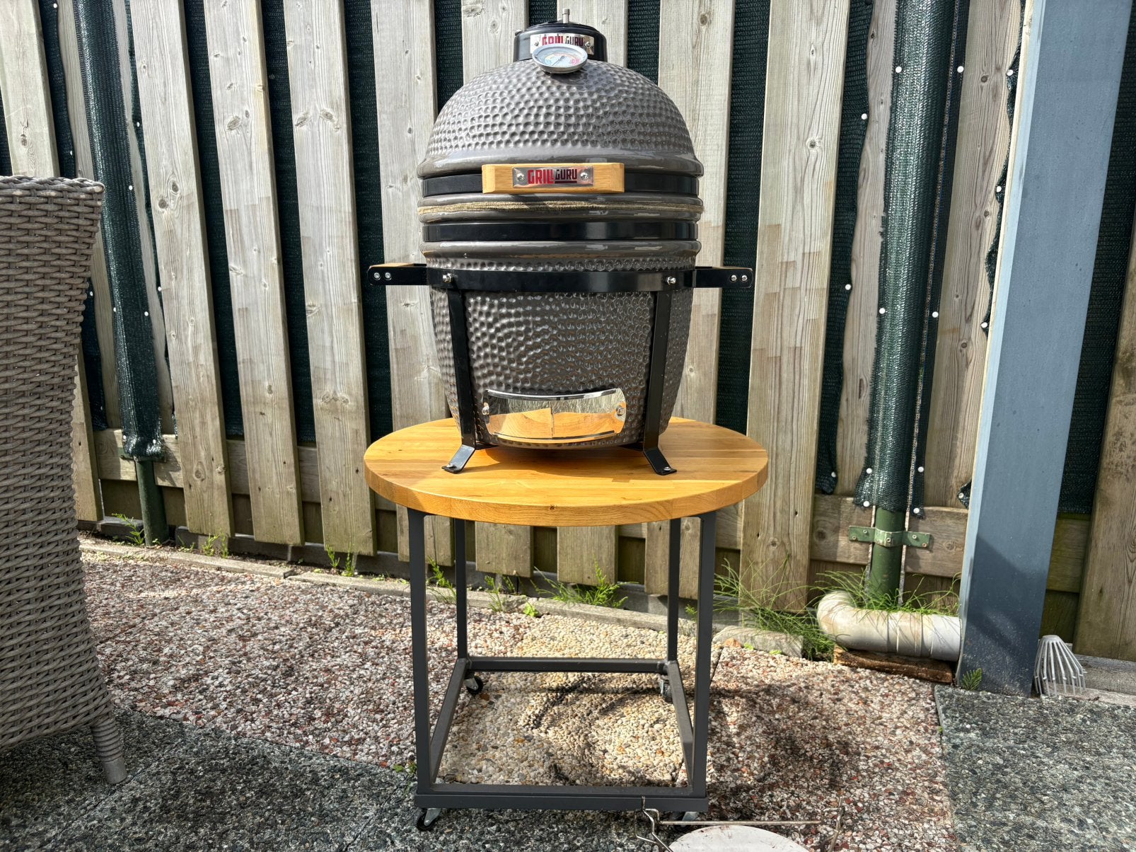 Grill Guru Compact Kamado ZGAN + Eiken tafel met wielen, Ophalen, Zo goed als nieuw