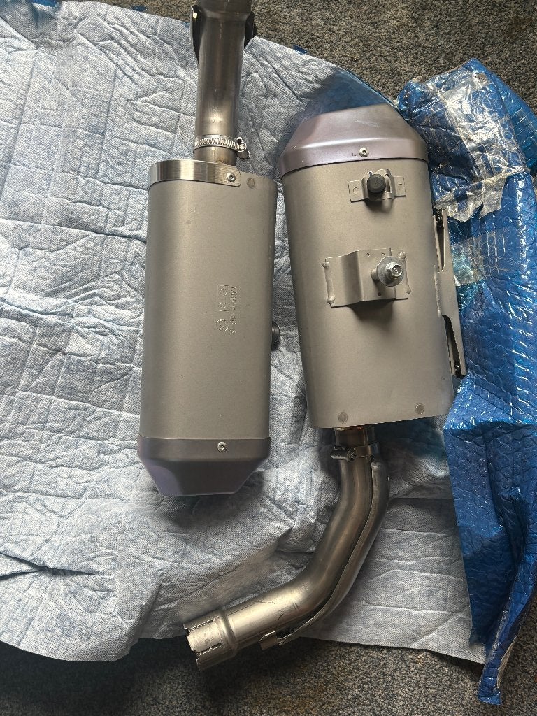 Nieuwe originele Yamaha R1 (2009-2014) Uitlaatdempers, Ophalen of Verzenden, Nieuw