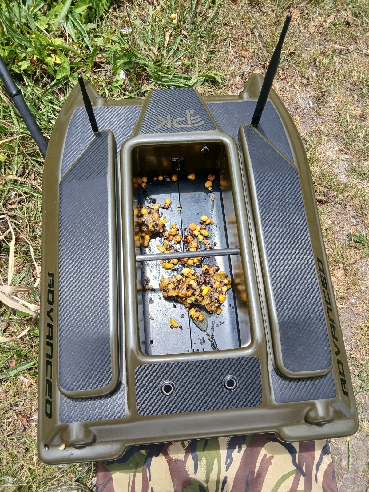 pk voerboot met dragonfly 5 pro , gps , baitspreader, Ophalen, Zo goed als nieuw, Overige typen