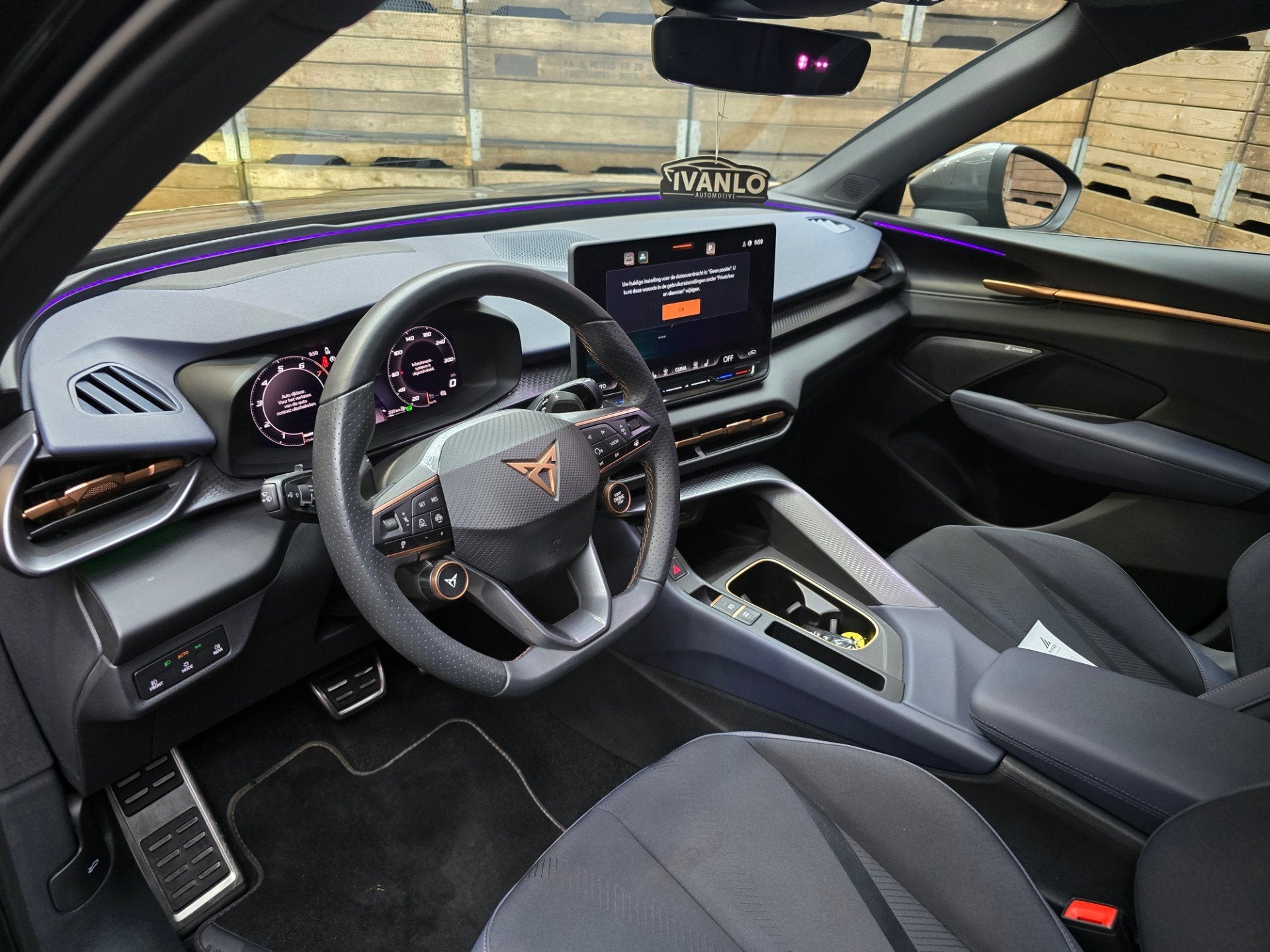 Cupra Terramar 1.5 TSI e-Hybrid VZ Performance Pano Sennheis, Auto's, Cupra, Dealer onderhouden, Stof, 4 cilinders, 2000 kg