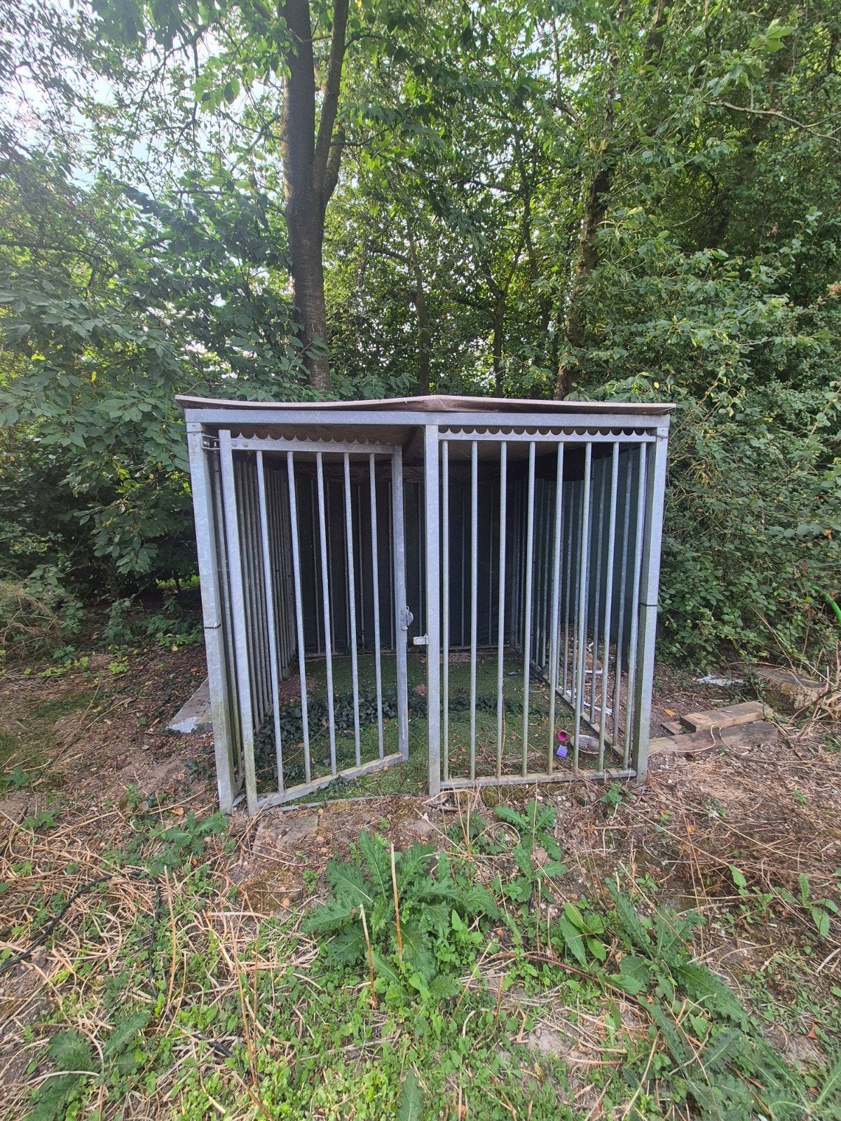 kennel 4 panelen met dakje en kunstgras, Dieren en Toebehoren, Ophalen, Gebruikt