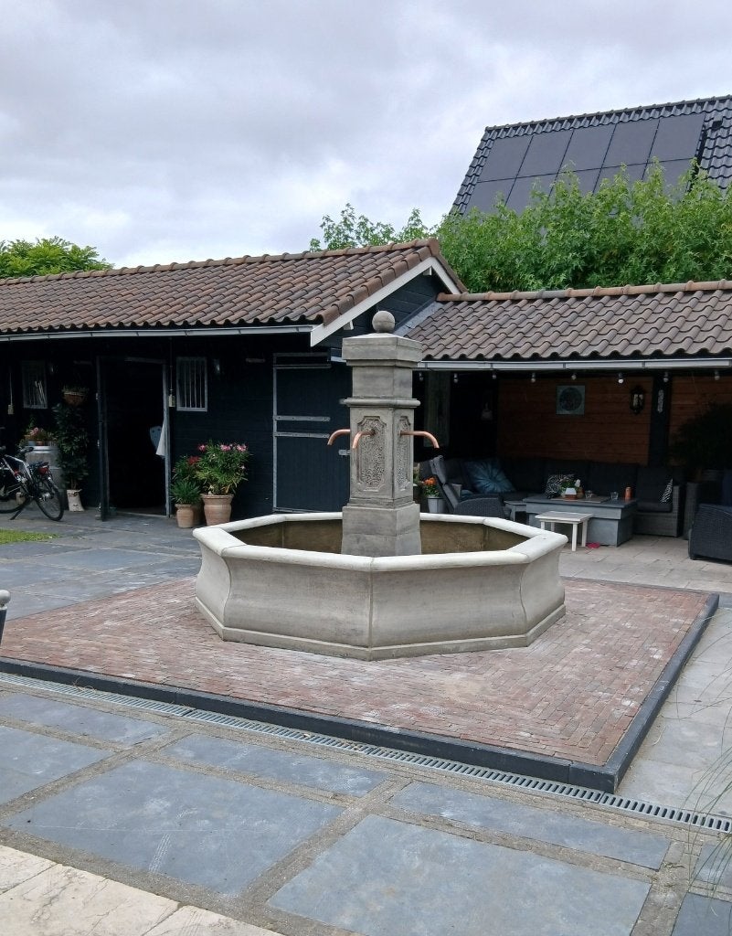 Franse dorpsfontein, Ophalen, Nieuw, Beton, Fontein