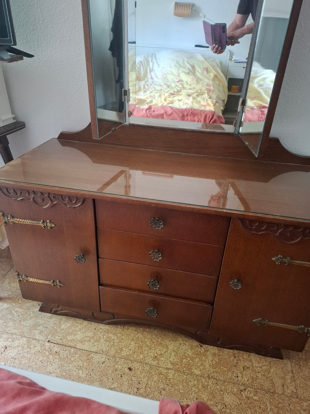 Bruine dressoir en spiegel, Ophalen, Gebruikt, 100 tot 150 cm, Met lade(s)