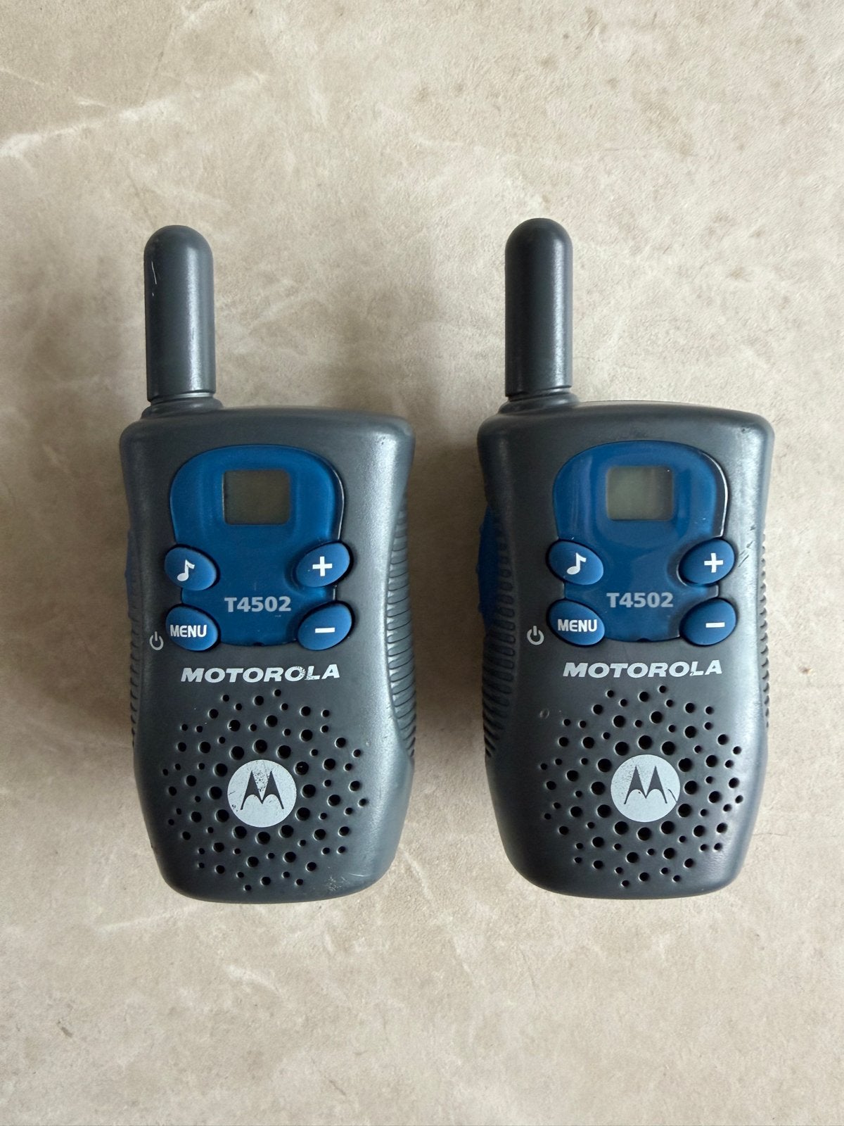 Motorola T4502 Walkietalkies (set van 2) - Zo goed als nieuw, Minder dan 2 km, Ophalen of Verzenden, Zo goed als nieuw, Portofoon of Walkie-talkie