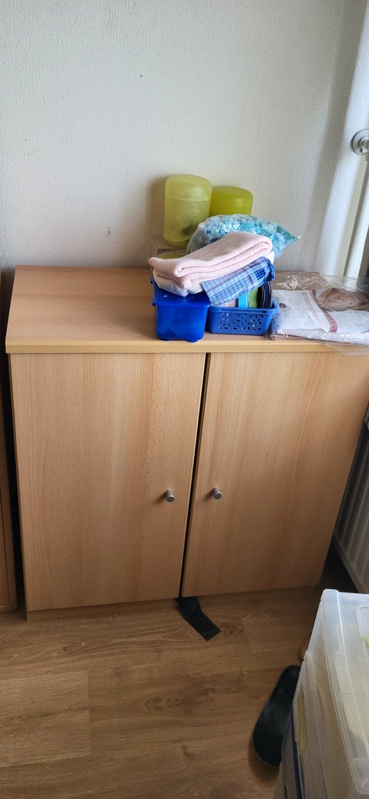 Houten kastje met twee deuren, Huis en Inrichting, Kasten | Overige, Ophalen