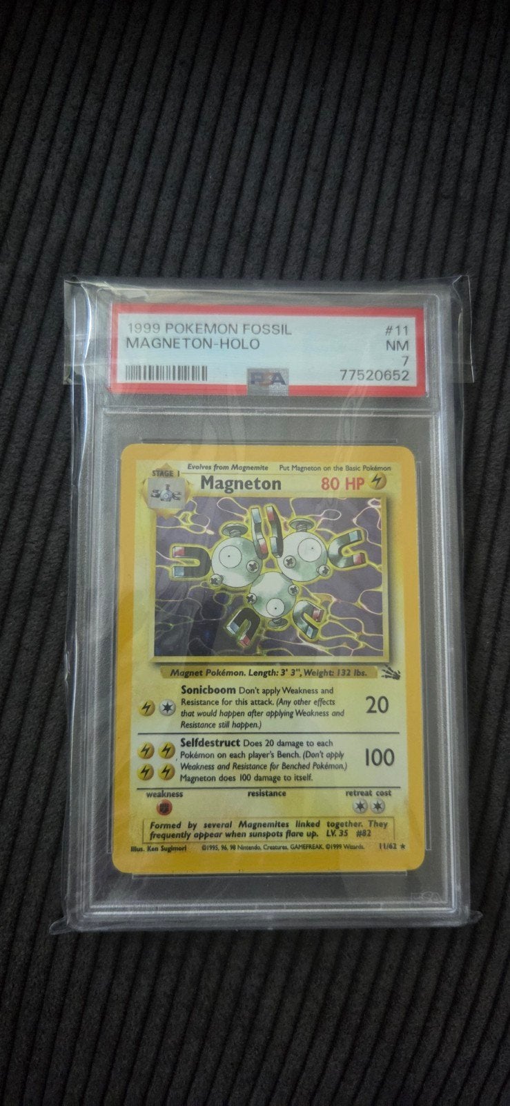 Pokemon - Magneton #11 Fossil PSA 7, Hobby en Vrije tijd, Verzamelkaartspellen | Pokémon, Ophalen of Verzenden, Zo goed als nieuw