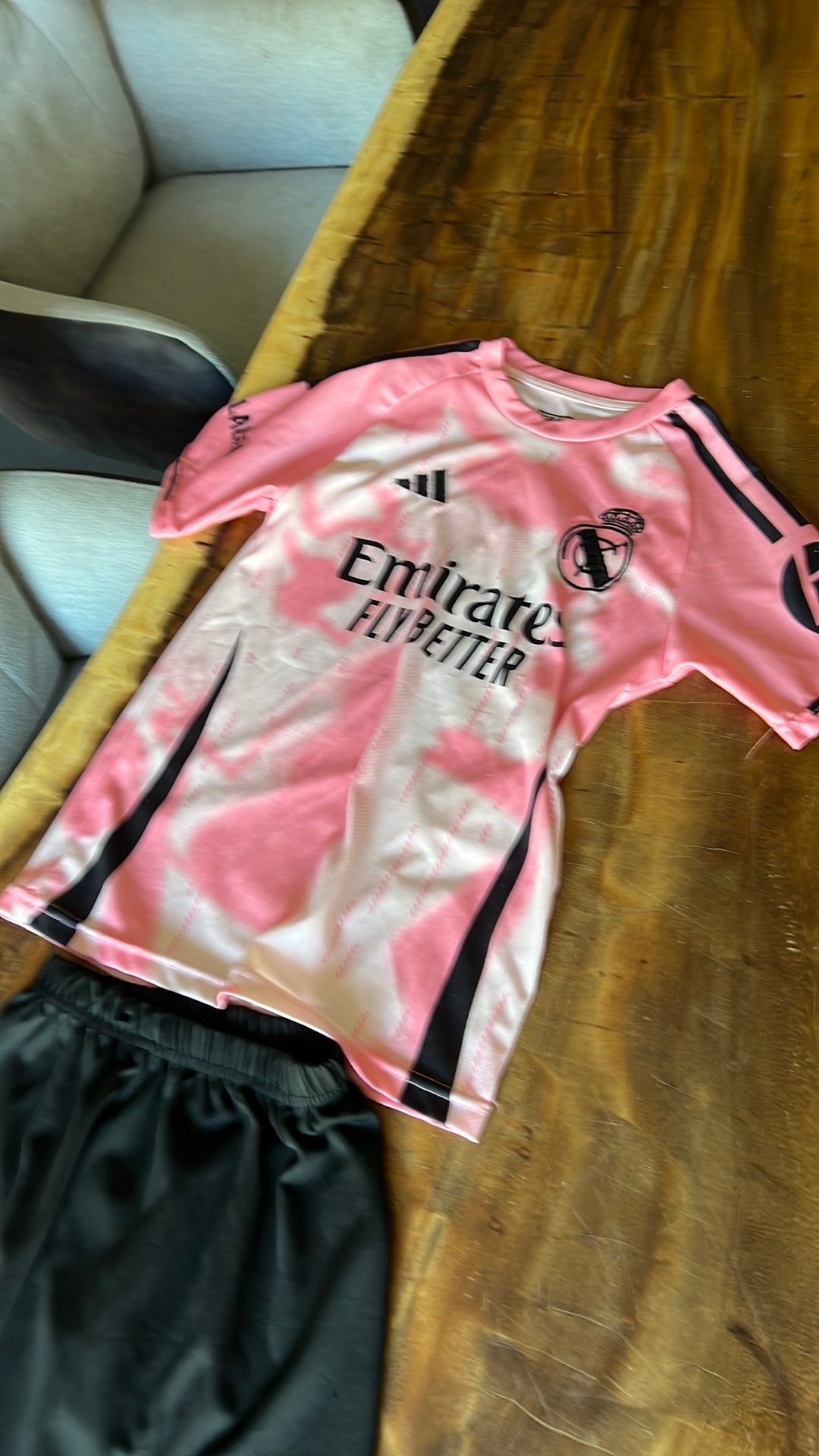 Mbappe tenue Real Madrid maat 128, Ophalen of Verzenden, Zo goed als nieuw, Shirt