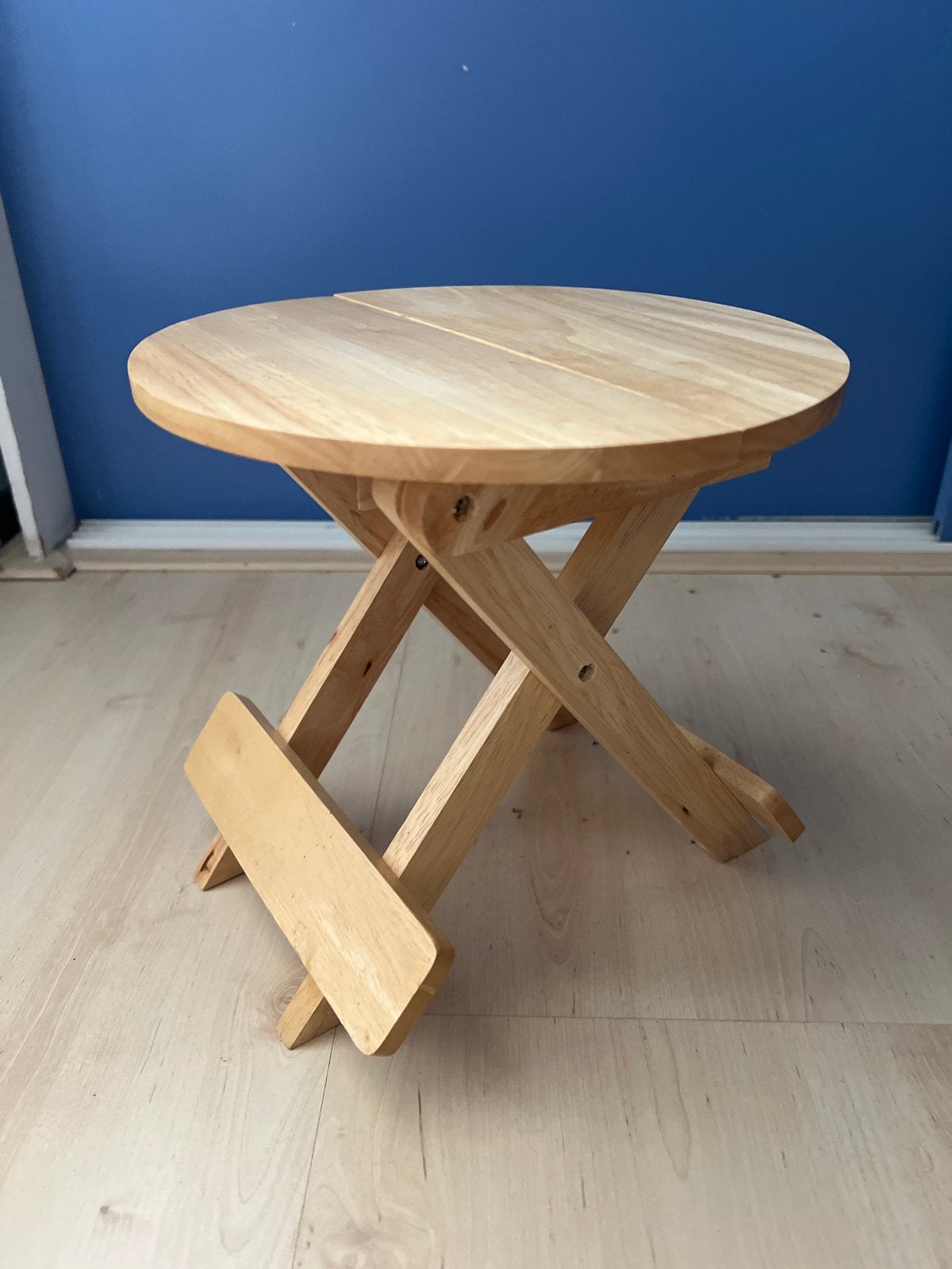 Houten opvouwbaar bijzettafeltje - Rond, Ophalen of Verzenden, Gebruikt, Hout