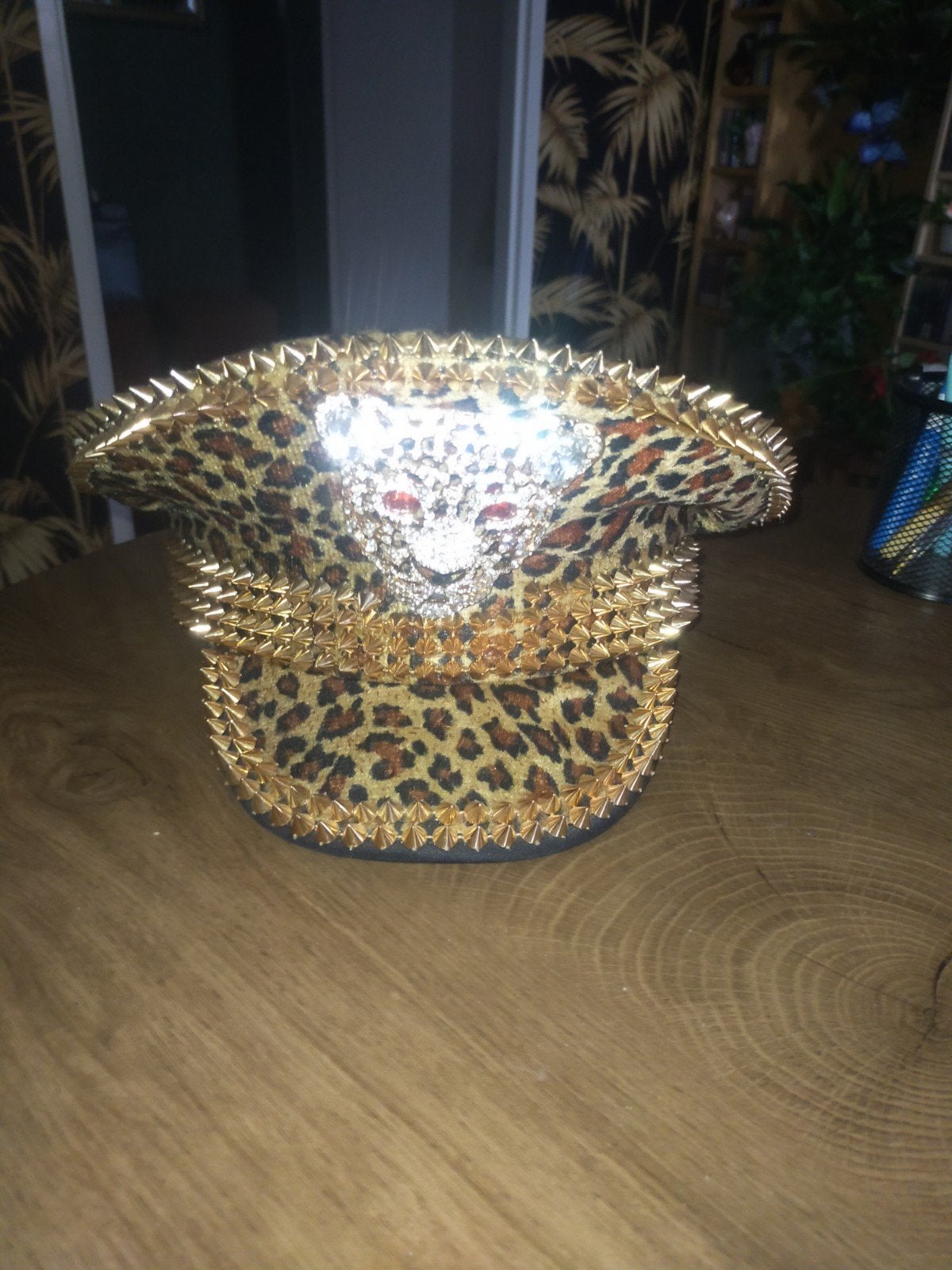 Leopard print pet met studs en strass, Ophalen, One size fits all, Pet, Onbekend