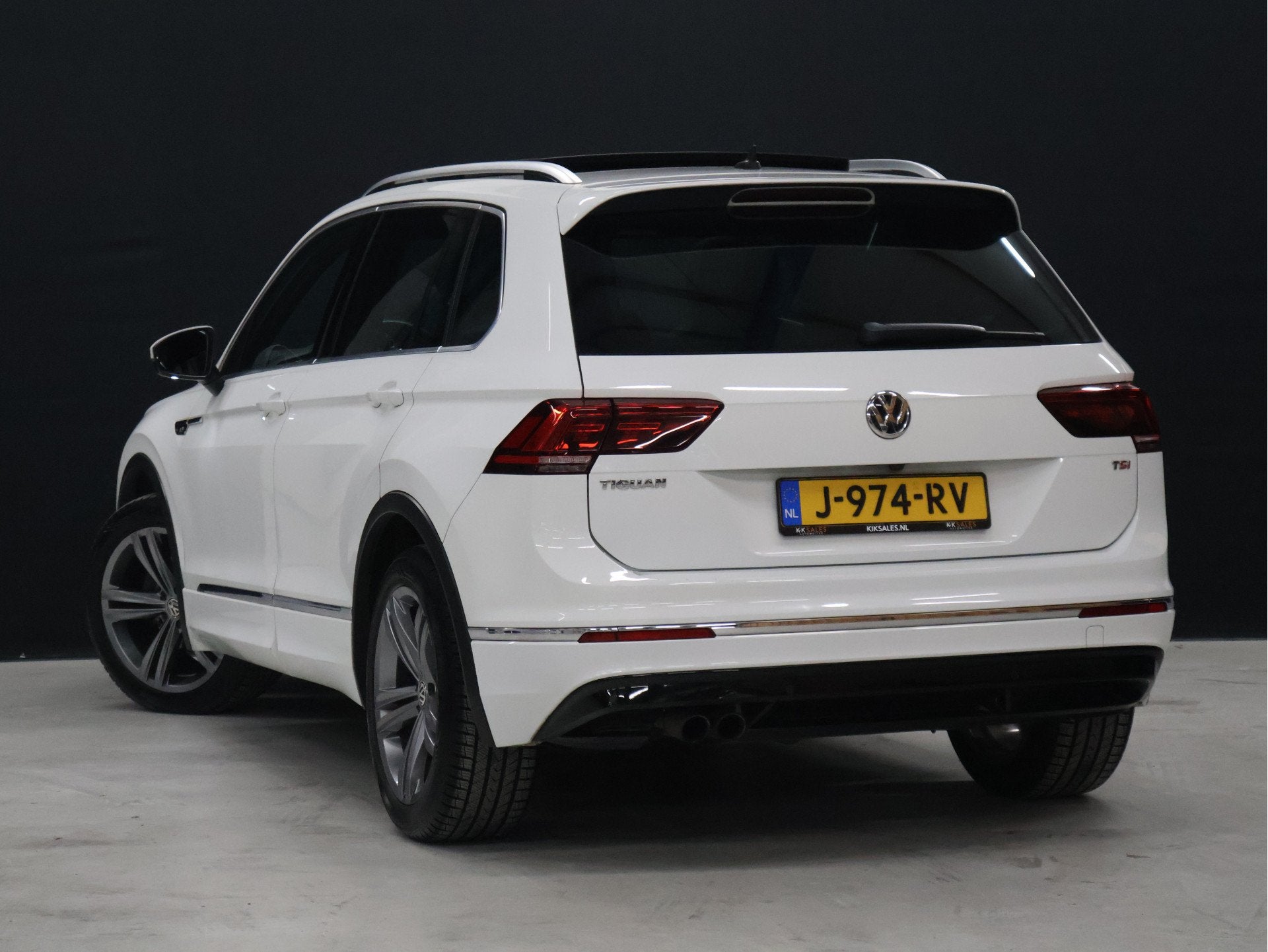 Foto 3 van Volkswagen Tiguan 1.4 TSI ACT Comfortline Business R Line [S