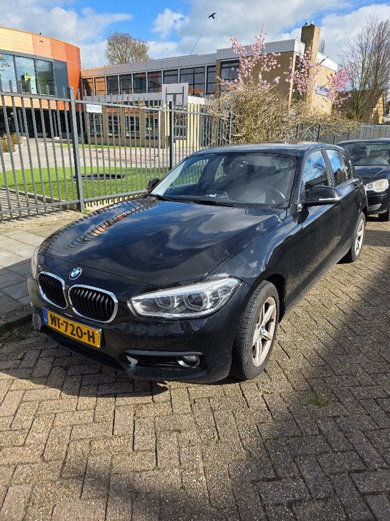 BMW 1-Serie 118i 136pk 2016 Zwart, Auto's, 1-Serie, 1280 kg, Zwart, Alcantara
