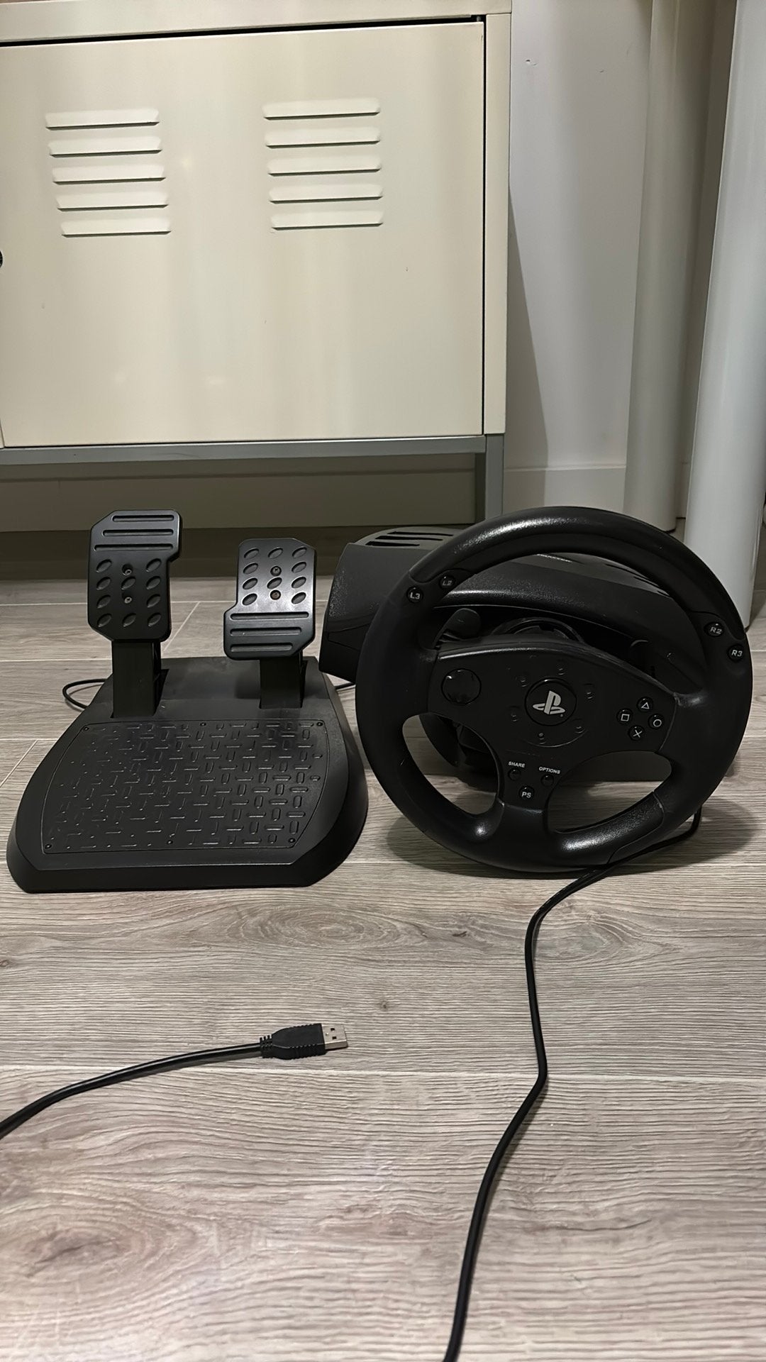 Thrustmaster T80 racestuur met pedalen voor PlayStation 4, Online, Gebruikt, 1 speler, Racen en Vliegen