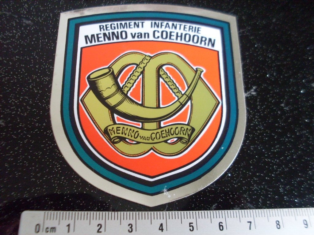 folie sticker regiment infanterie Menno van Coehoorn logo, Verzamelen, Verzenden, Zo goed als nieuw, Bedrijf of Vereniging