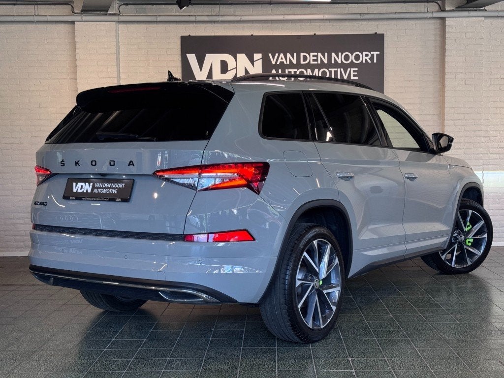 Skoda KODIAQ 1.5 TSI Sportline Business 7p Memory Camera ACC, Automaat, 4 cilinders, 7 stoelen, 14 km/l
