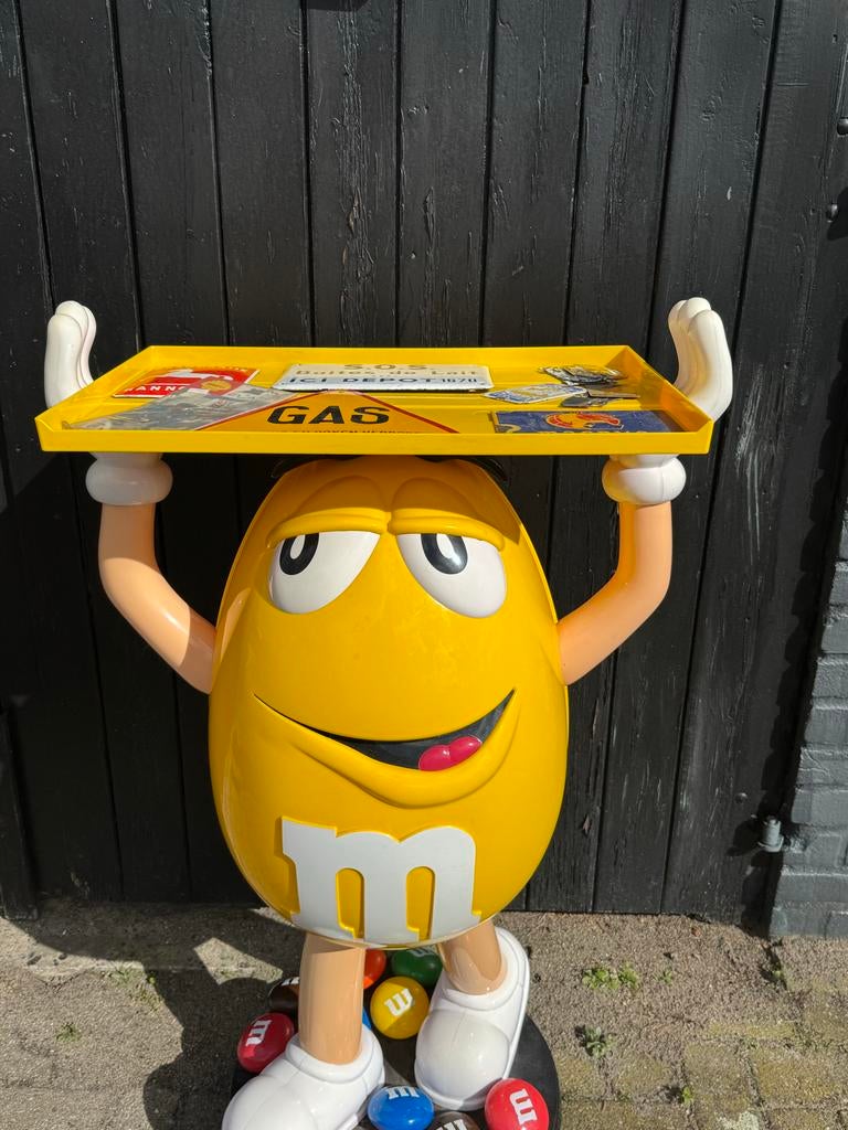 Grote M&M's display figuur met dienblad - Geel, Ophalen, Reclamebord, Gebruikt, .