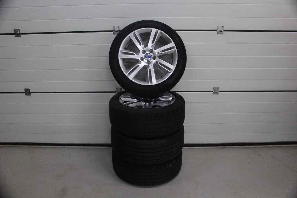 18 inch velgen 235/45R18 Pirelli Zomer 5x108, Auto-onderdelen, Ophalen, 18 inch, Gebruikt, Banden en Velgen