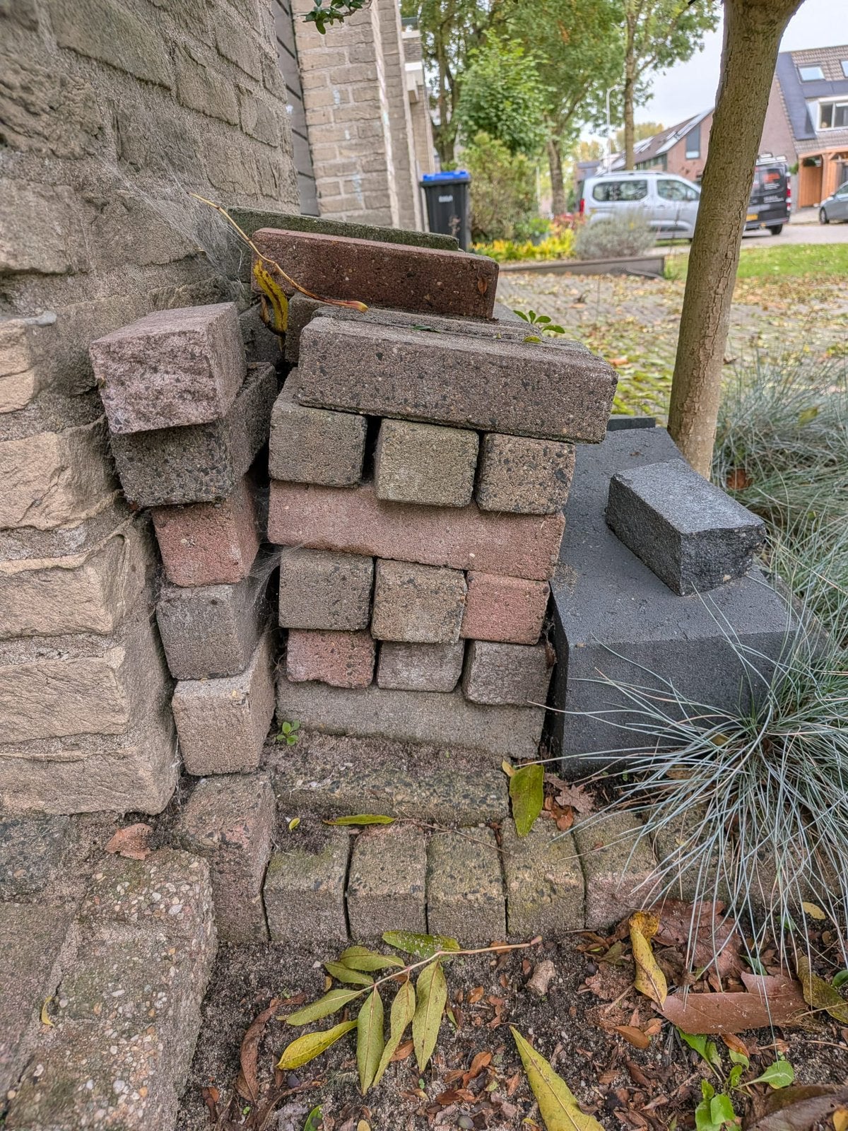 Gratis af te halen: Restanten betonklinkers, Ophalen, Zo goed als nieuw, Beton, Klinkers