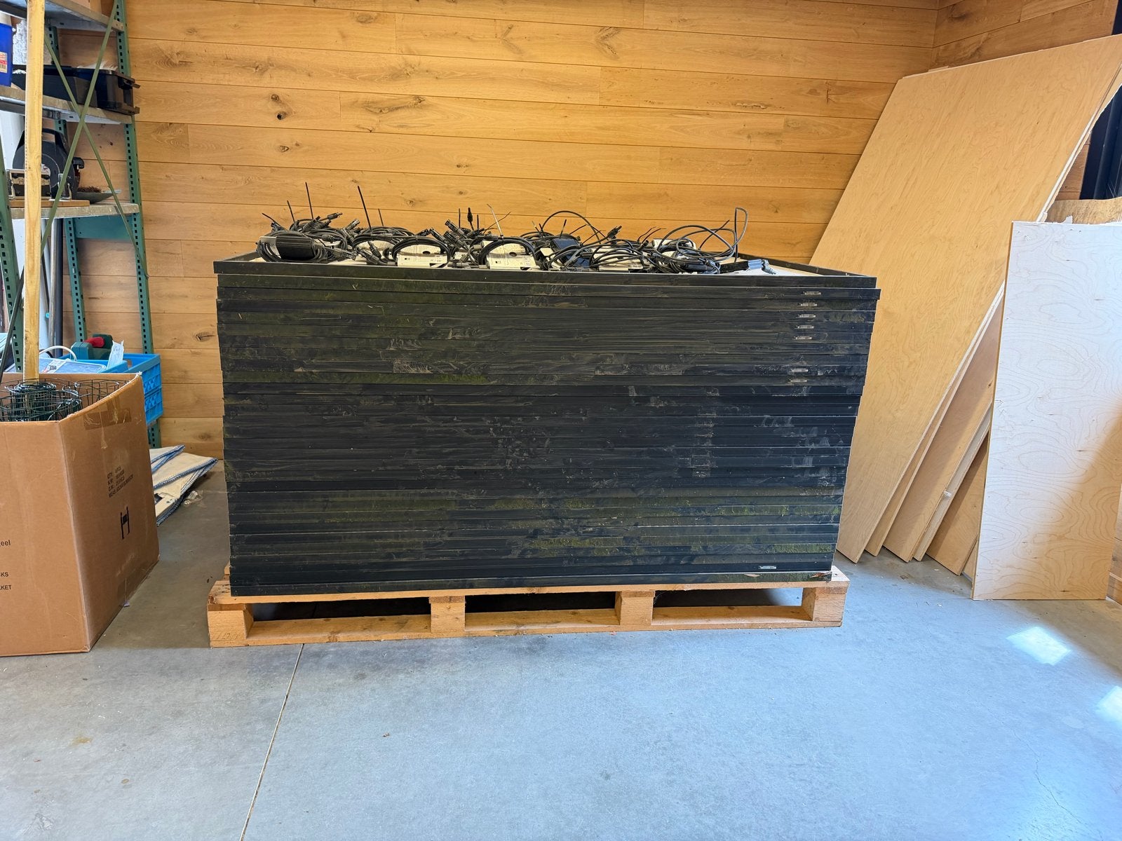 Complete set: 30 LONGi zonnepanelen (405W) met micro-omvorme, Ophalen, Gebruikt, Compleet systeem, 200 wattpiek of meer