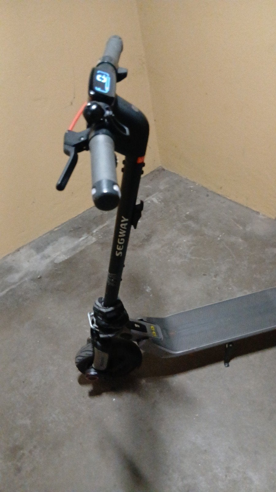 Segway elektrische step met lader, Fietsen en Brommers, Steps, Ophalen of Verzenden, Gebruikt, Elektrische step (E-scooter), Segway