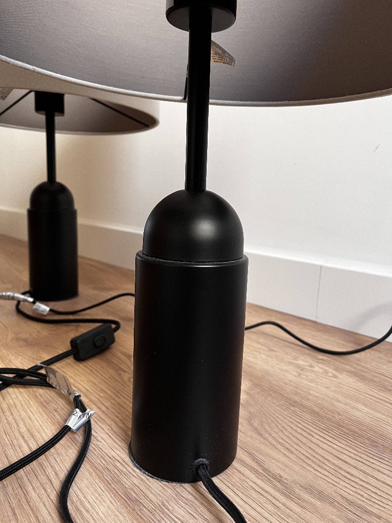 2x MADE 'Maka' tafellamp lampenvoet zwart, Huis en Inrichting, Lampen | Tafellampen, Ophalen, Scandinavisch, Overige merken, E27 (groot)