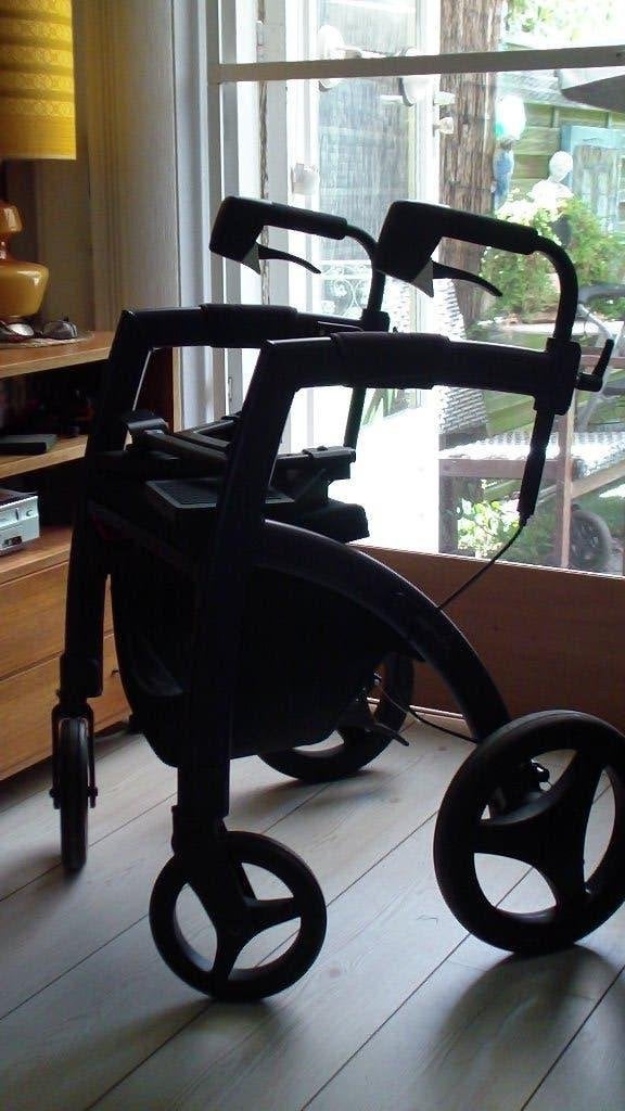 Rolstoel rollator  in 1  rollz motion, Diversen, Rollators, Ophalen, Opvouwbaar, Zo goed als nieuw