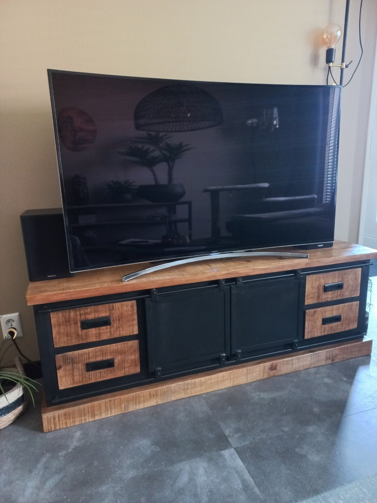 Tv meubel, Ophalen, 150 tot 200 cm, Zo goed als nieuw, Minder dan 100 cm