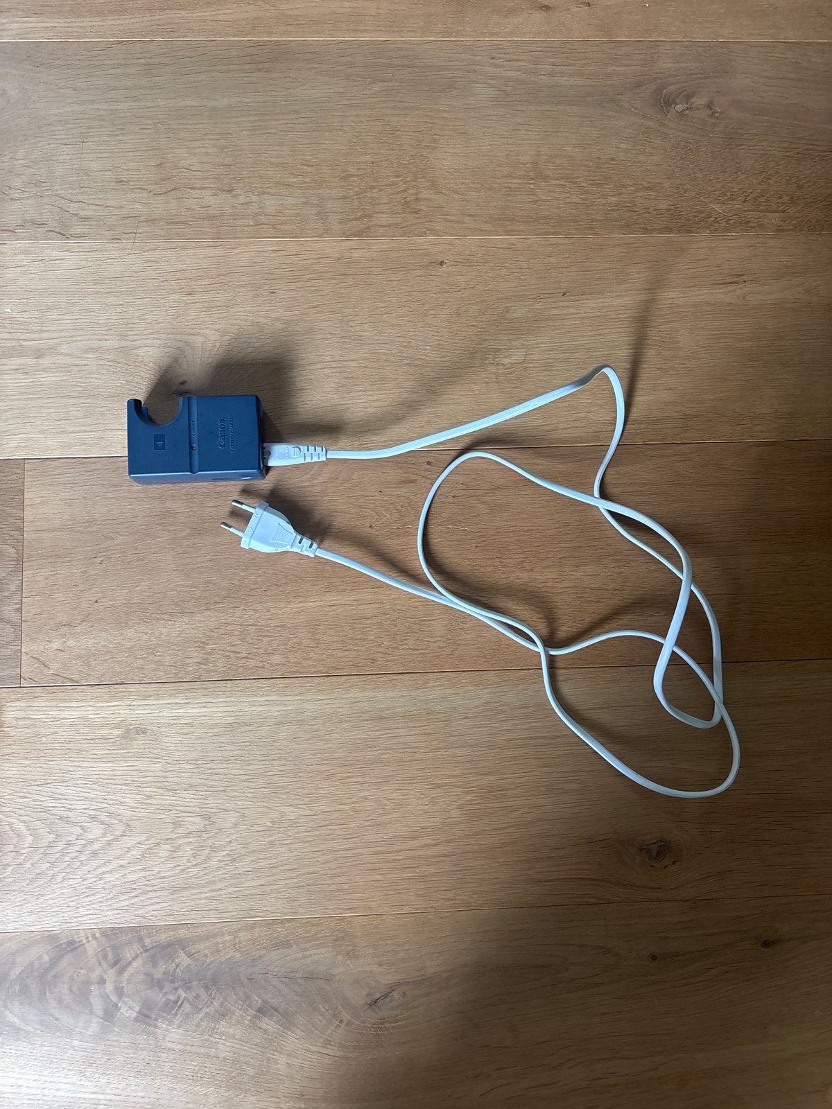 Canon camera oplader - Batterijlader, Ophalen of Verzenden, Gebruikt