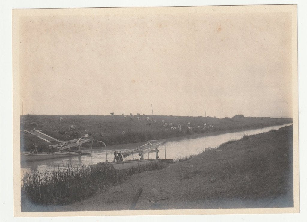 foto met vaartuigjes? in het water in Nederlands-Indië, Gebruikt, Verzenden, Foto, Buitenland