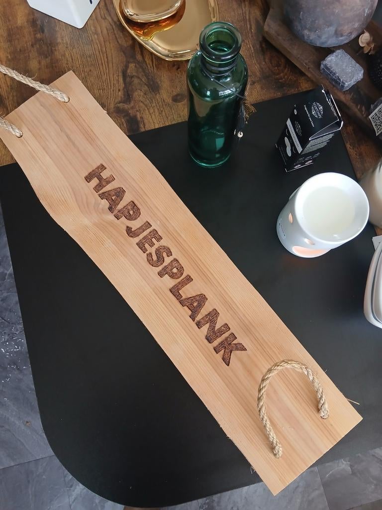 Houten hapjesplank met touw - Uniek design, Ophalen, Hout, Snij-/serveerplank, Zo goed als nieuw