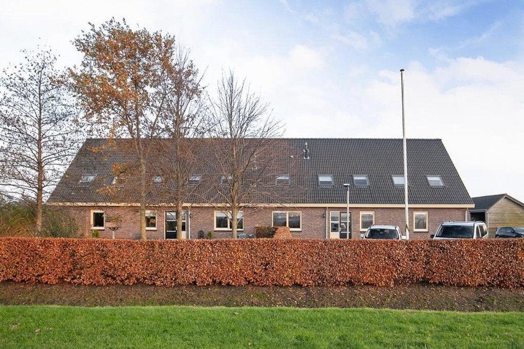 zorgboerderij te koop, Twee onder één kap, 1000 m², 1500 m² of meer, 40 kamers