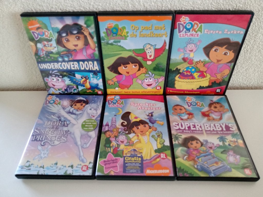6 DVD'S van DORA The Explorer, Gebruikt, Alle leeftijden, Poppen, Overige typen