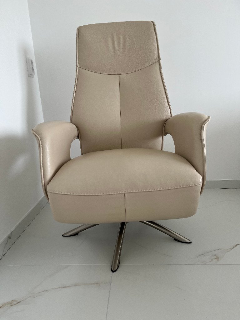 Leren relaxfauteuil - Crème - Zo goed als nieuw, Huis en Inrichting, Fauteuils, Ophalen, Minder dan 75 cm, Zo goed als nieuw, Leer