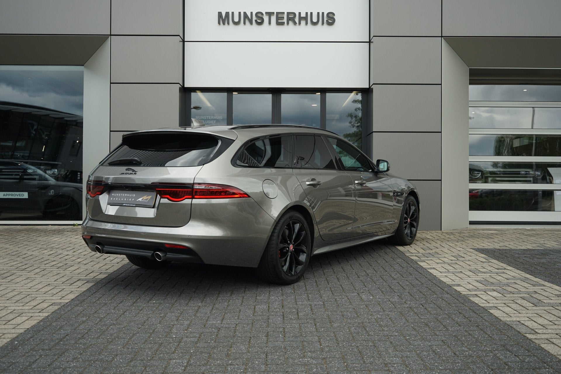 Jaguar XF Sportbrake 2.0t R-Sport | Panoramadak | Voorstoele, Achterwielaandrijving, Gebruikt, 4 cilinders, Leder en Stof