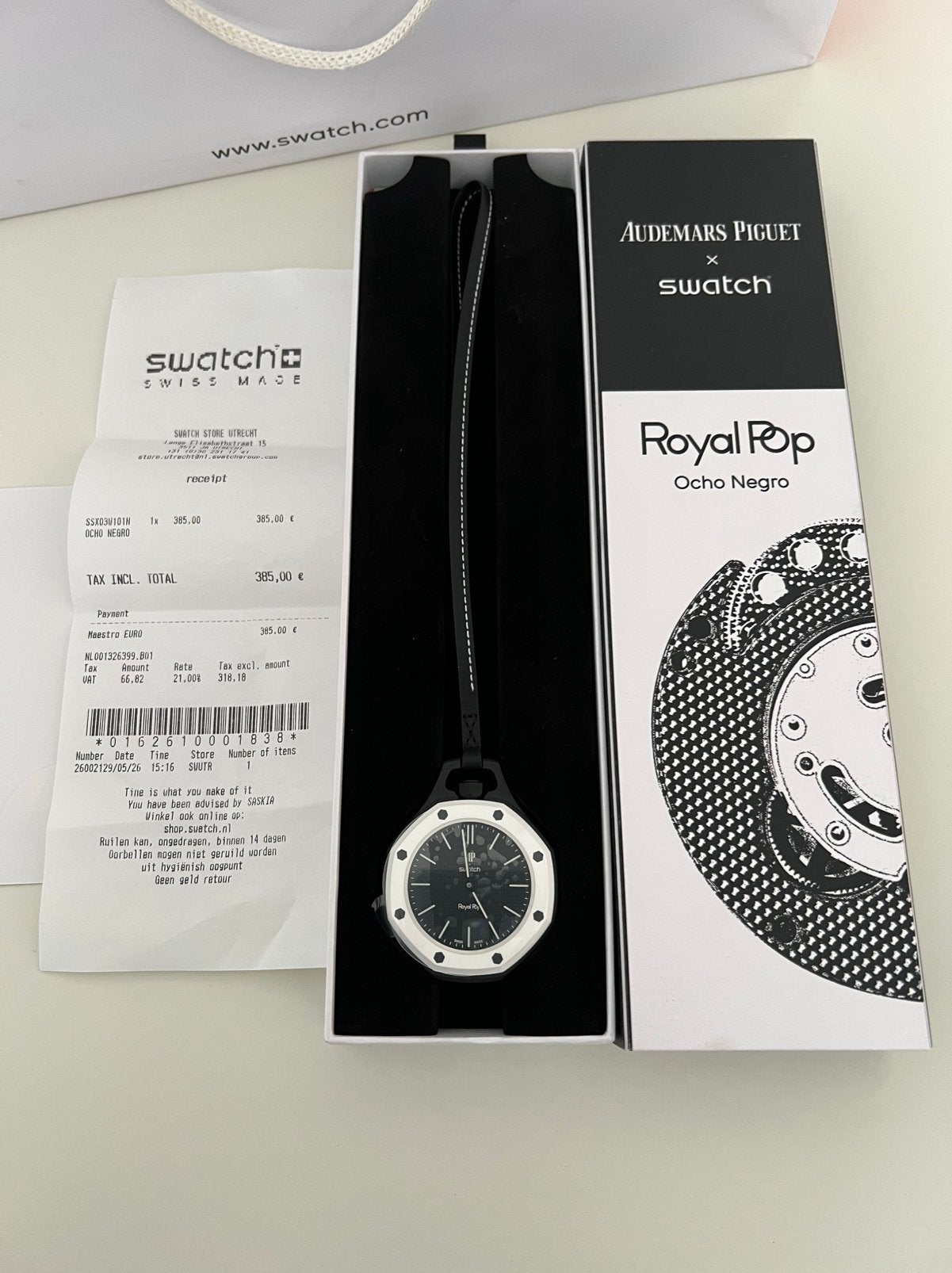 Ap x Swatch Royal Pop Ocho Negro, Ophalen of Verzenden, Zo goed als nieuw, Kunststof, Swatch