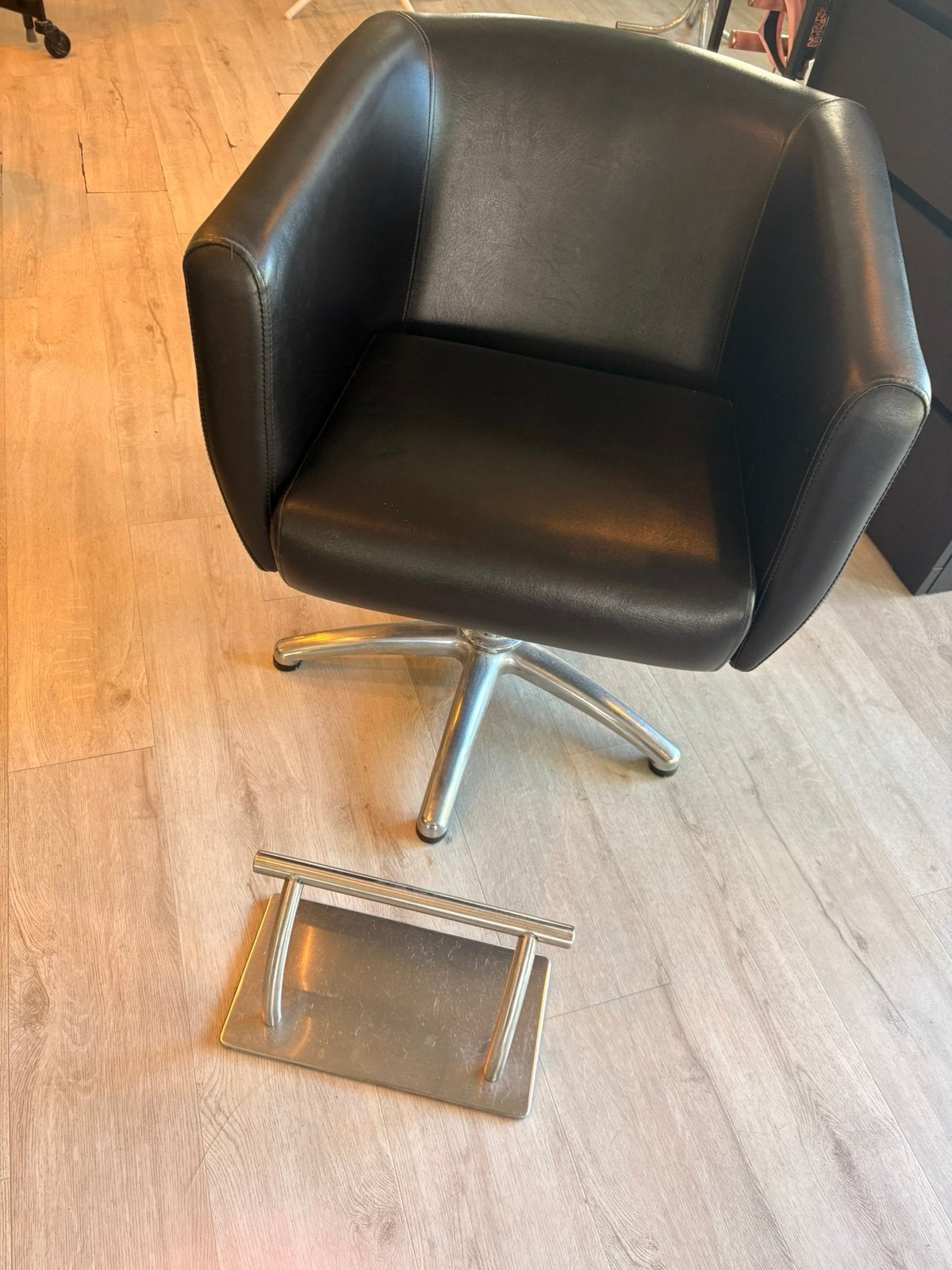 Kappersstoel, Diensten en Vakmensen