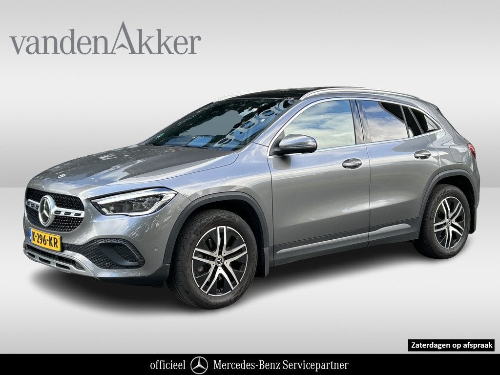 Mercedes-Benz GLA 200 Luxury // Panorama dak // Distronic //, Auto's, Mercedes-Benz, 12 maanden, 4 cilinders, Leder en Stof, Origineel Nederlands