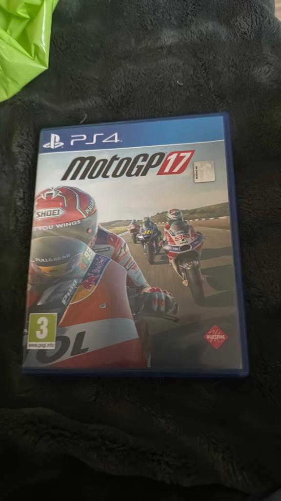 MotoGP 17, PS4, Ophalen, Racen en Vliegen, Zo goed als nieuw, 3 spelers of meer