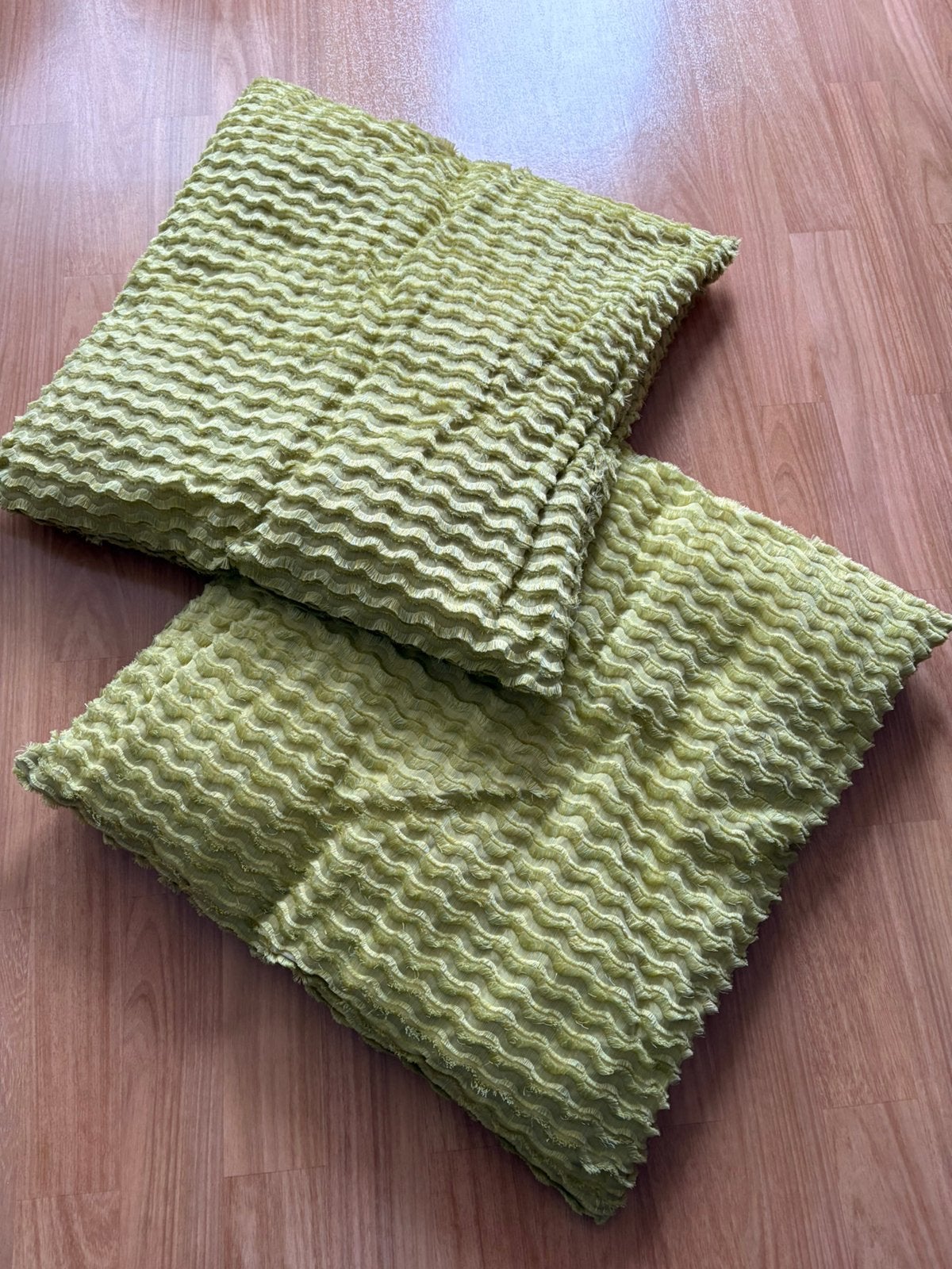 2x zit/sierkussens limegroen 65x65 cm, Ophalen, Groen, Vierkant