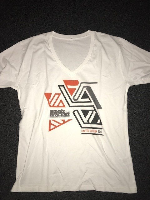 Beat the Bridge Hardstyle V-Neck T-Shirt maat L - NIEUW!, Ophalen of Verzenden, Nieuw, Maat 52/54 (L)