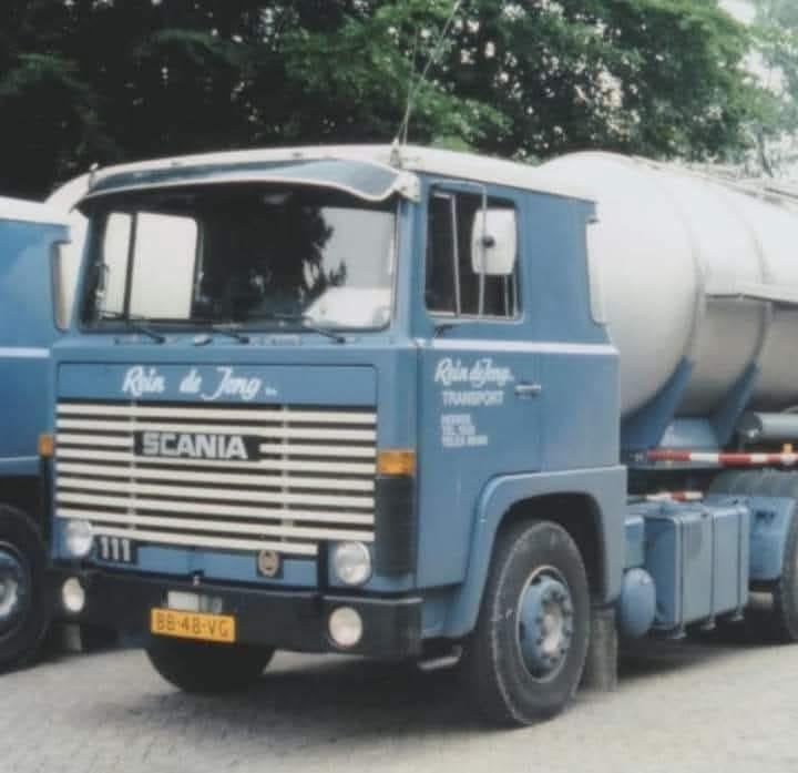 Gevraagd 1:50 model, Hobby en Vrije tijd, Ophalen of Verzenden, Gebruikt, Bus of Vrachtwagen, Tekno